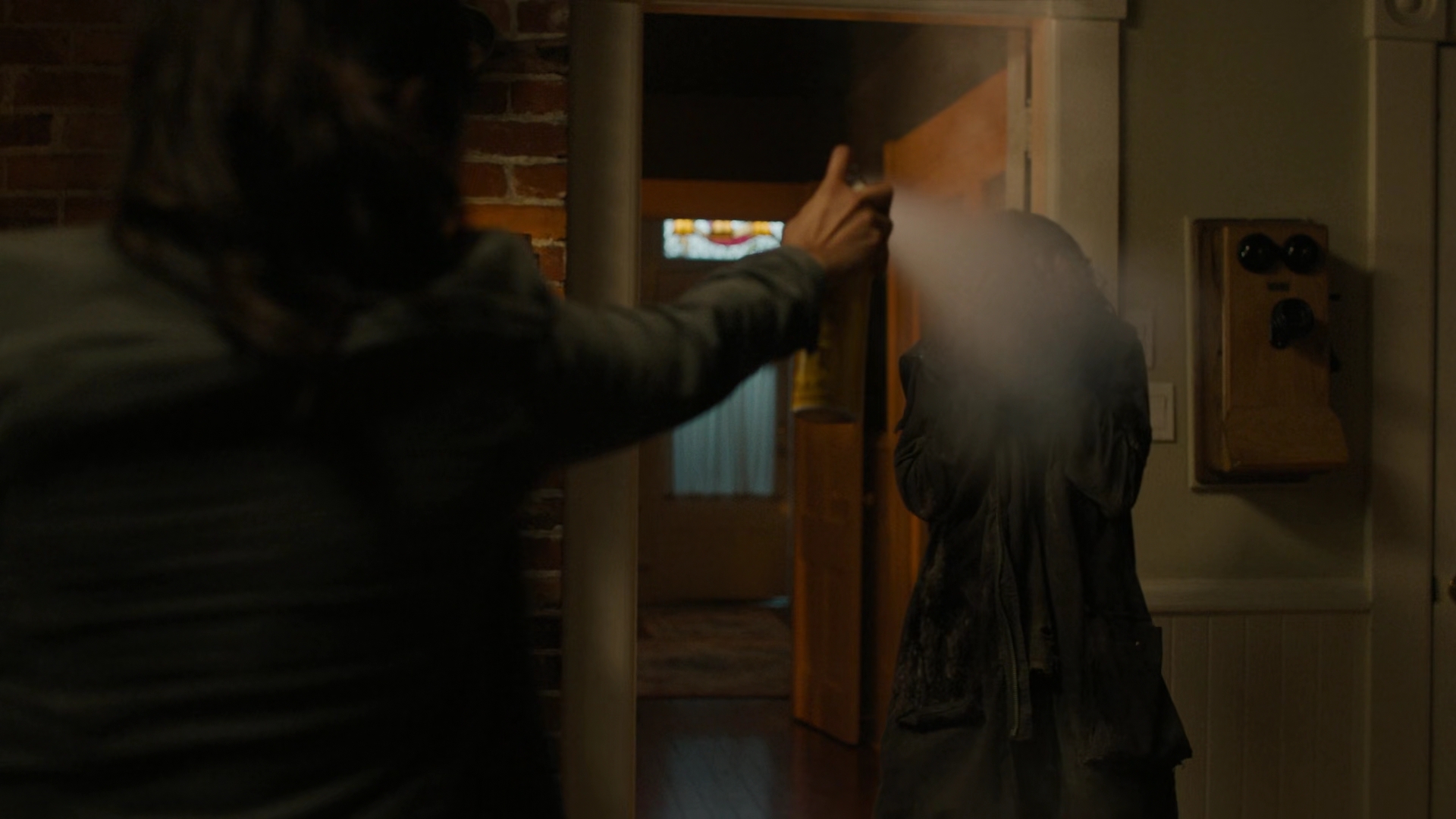 Charmed-Online-dot-nl_Charmed2x01-SafeSpace01815.jpg
