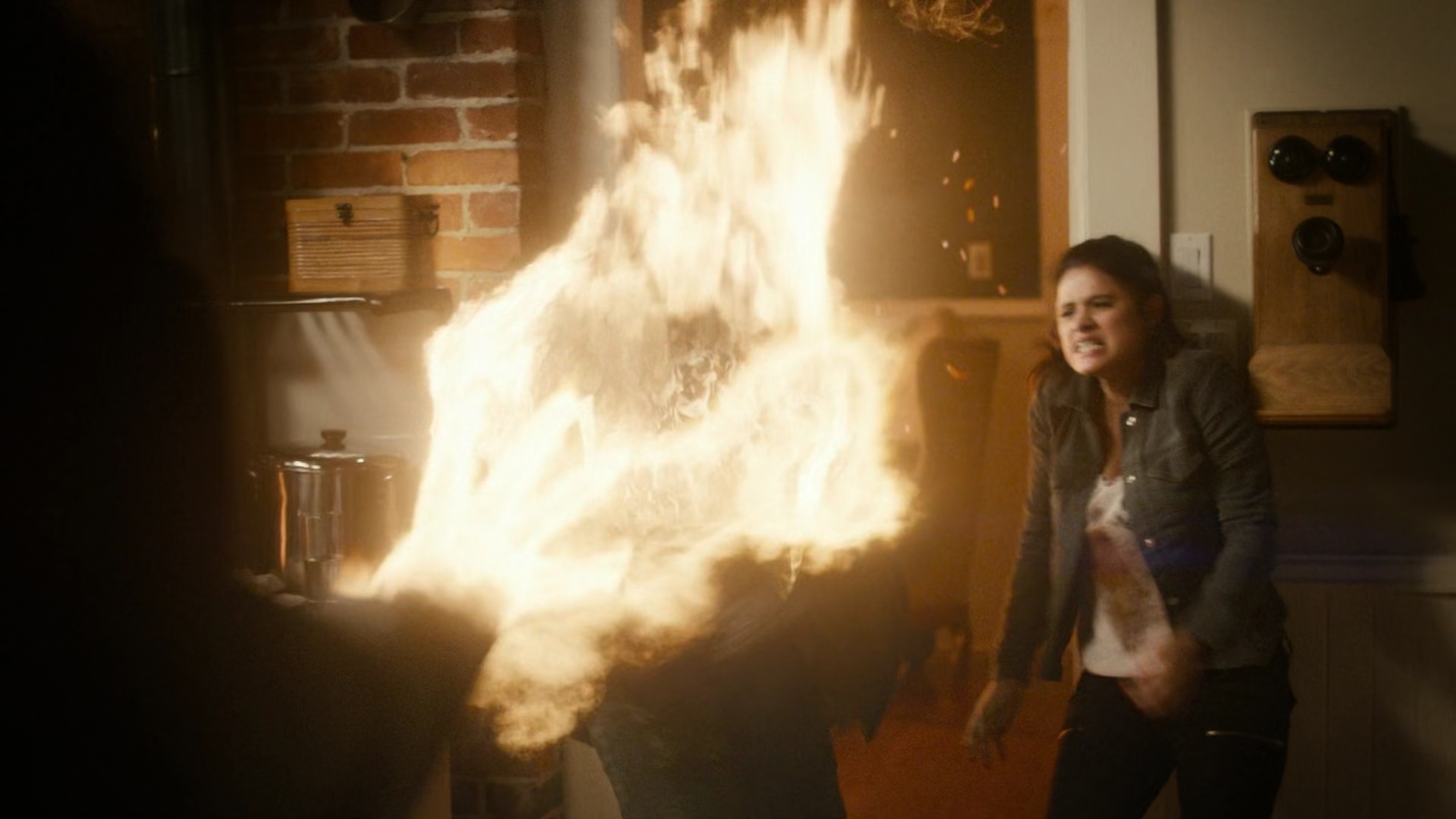 Charmed-Online-dot-nl_Charmed2x01-SafeSpace01843.jpg Charmed-Online-dot-nl_Charmed2x01-SafeSpace01843.jpg