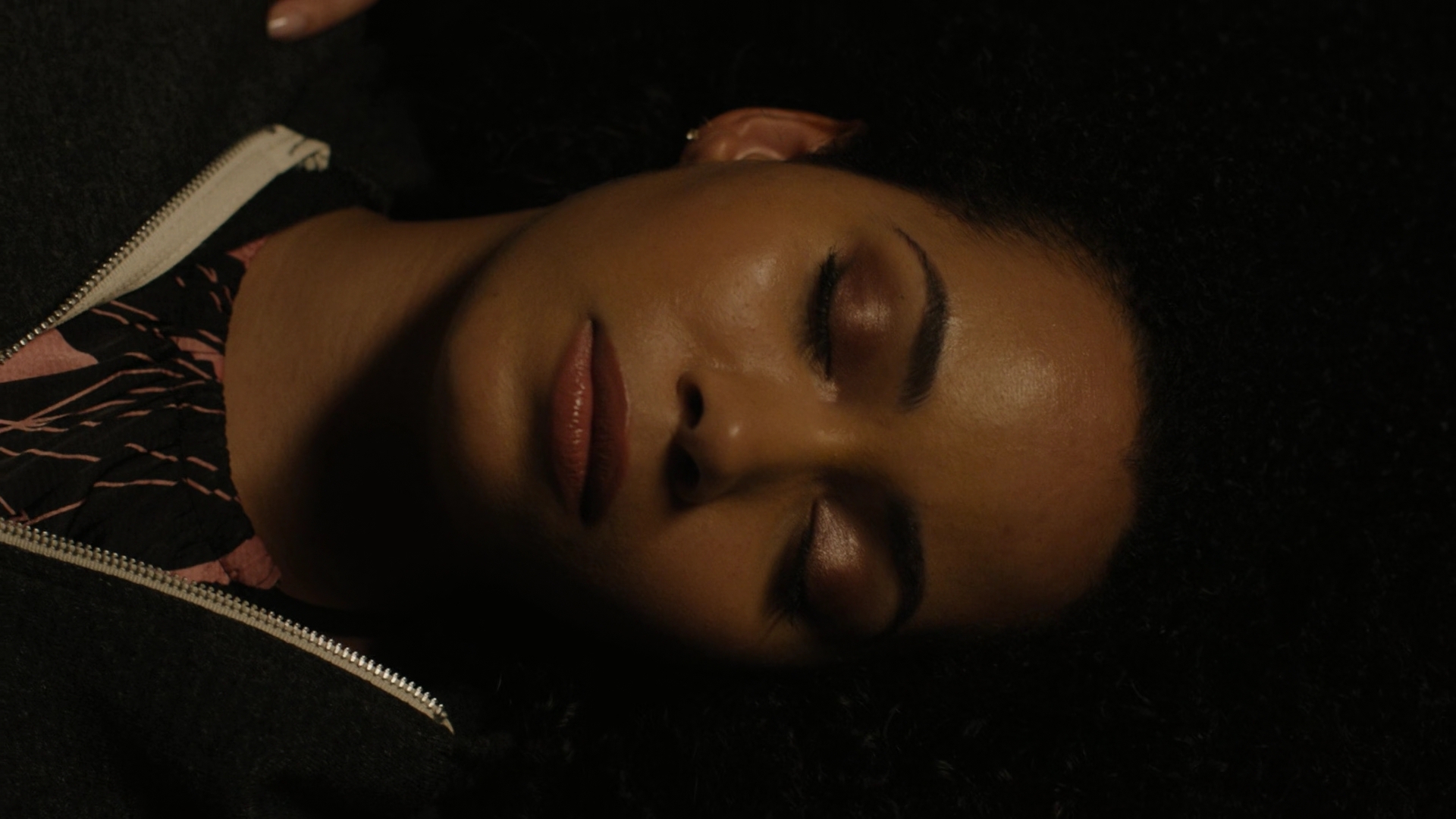 Charmed-Online-dot-nl_Charmed2x01-SafeSpace01910.jpg