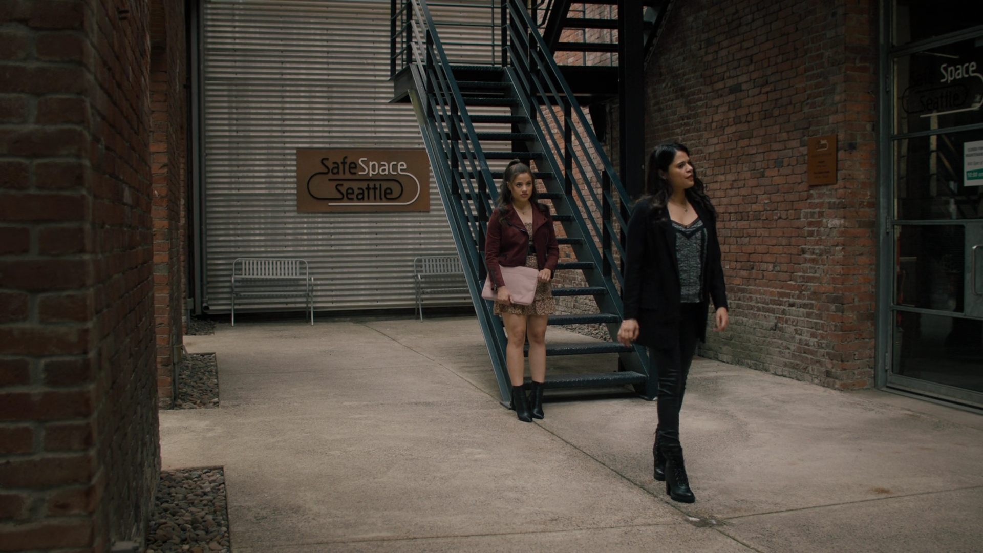 Charmed-Online-dot-nl_Charmed2x02ThingstoDoInSeattleWhenYoureDead00464.jpg