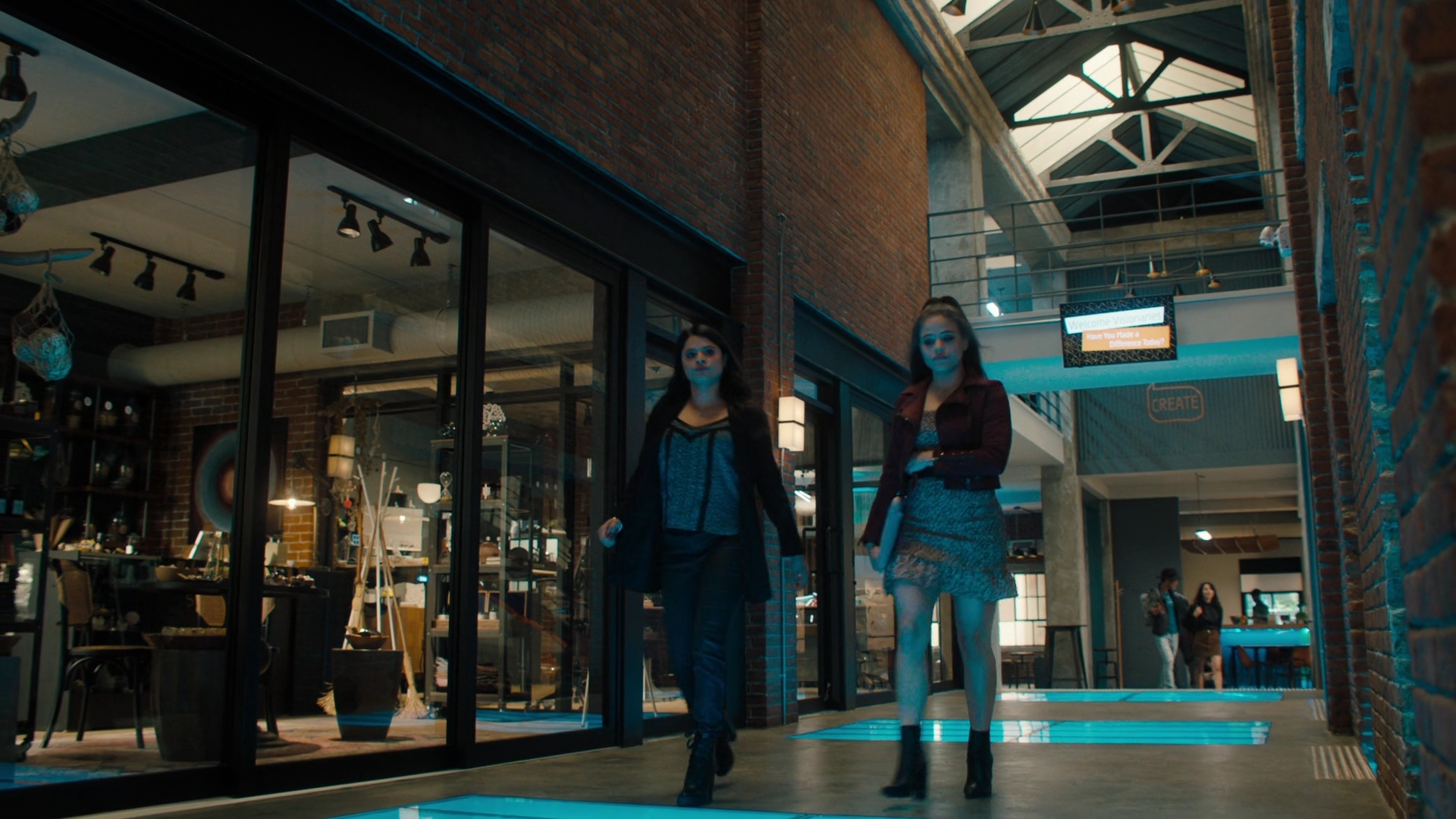 Charmed-Online-dot-nl_Charmed2x02ThingstoDoInSeattleWhenYoureDead00501.jpg Charmed-Online-dot-nl_Charmed2x02ThingstoDoInSeattleWhenYoureDead00501.jpg