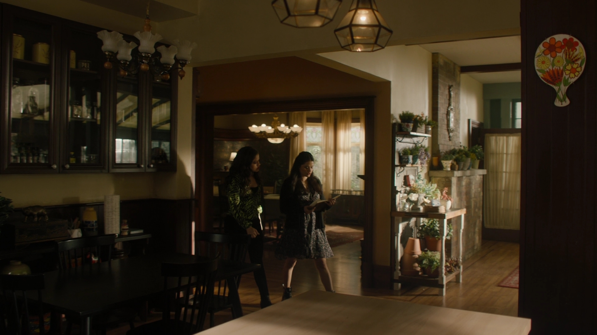 Charmed-Online-dot-nl_2x05TheTruthAboutCatsAndDogs00344.jpg