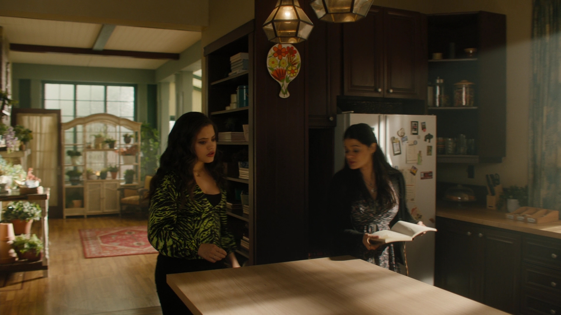 Charmed-Online-dot-nl_2x05TheTruthAboutCatsAndDogs00348.jpg