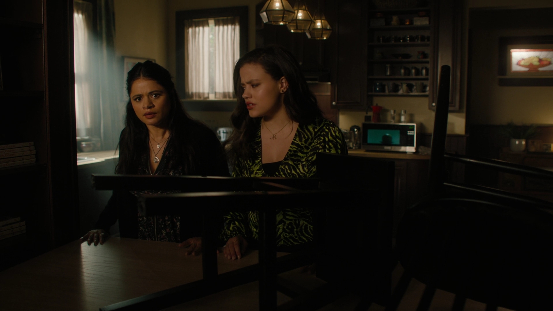 Charmed-Online-dot-nl_2x05TheTruthAboutCatsAndDogs00892.jpg