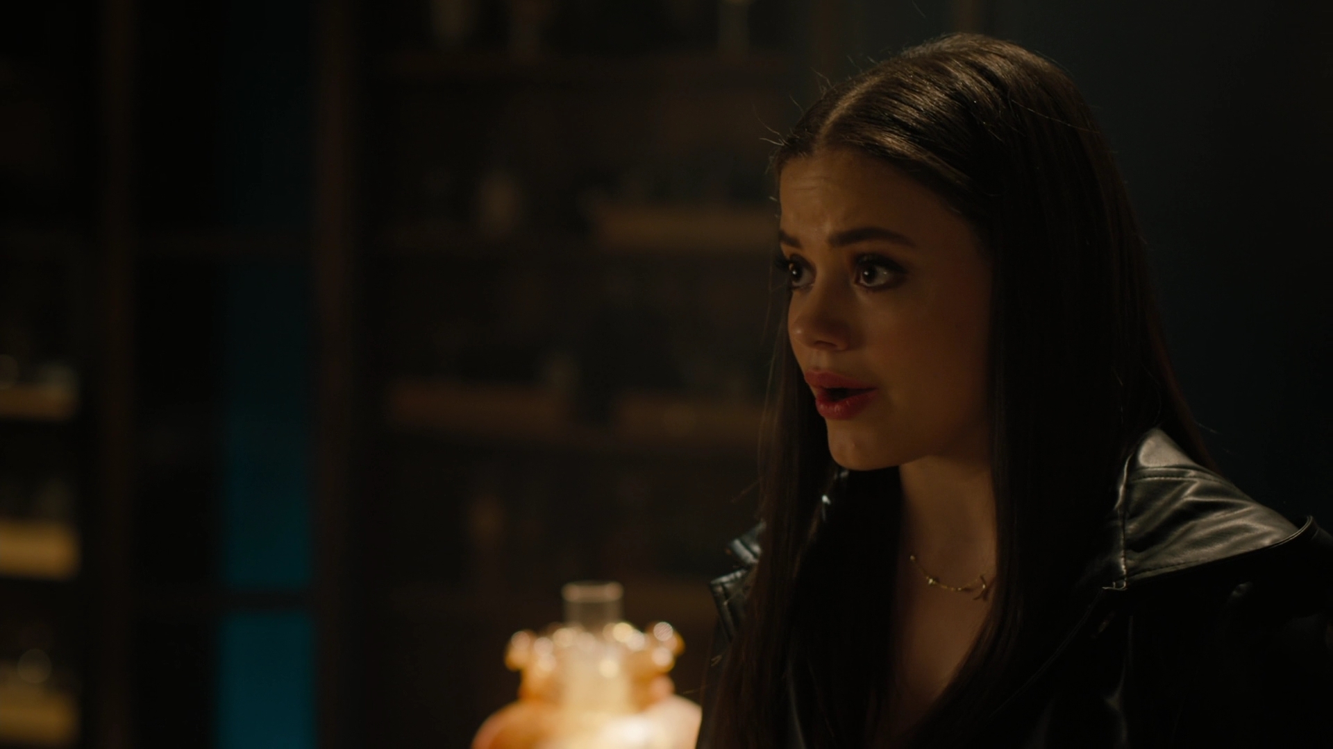 charmed-online-dot-nl_Charmed-2x07PastIsPresent0812.jpg