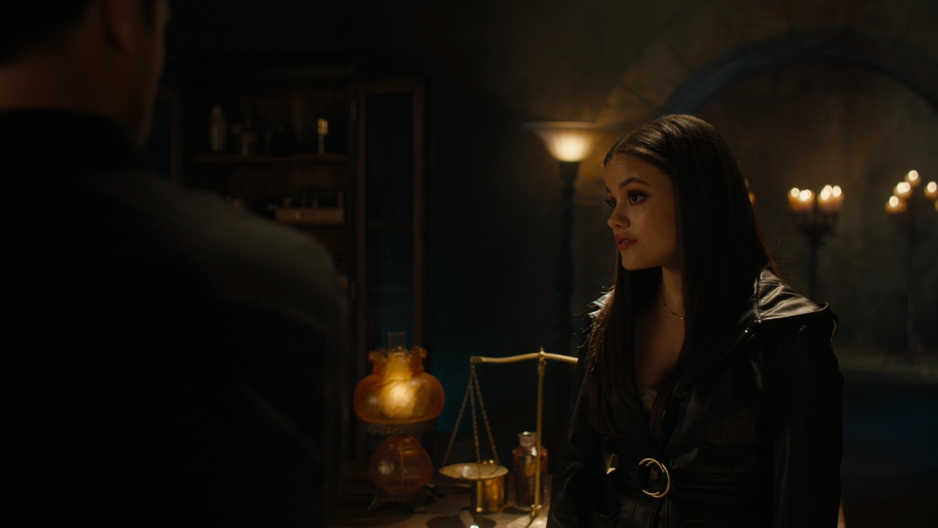 charmed-online-dot-nl_Charmed-2x07PastIsPresent0826.jpg