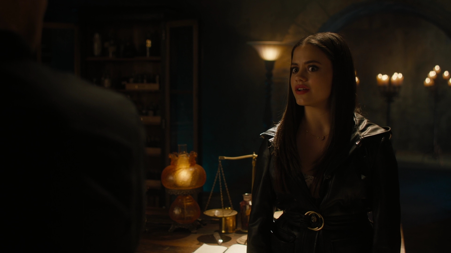 charmed-online-dot-nl_Charmed-2x07PastIsPresent0829.jpg