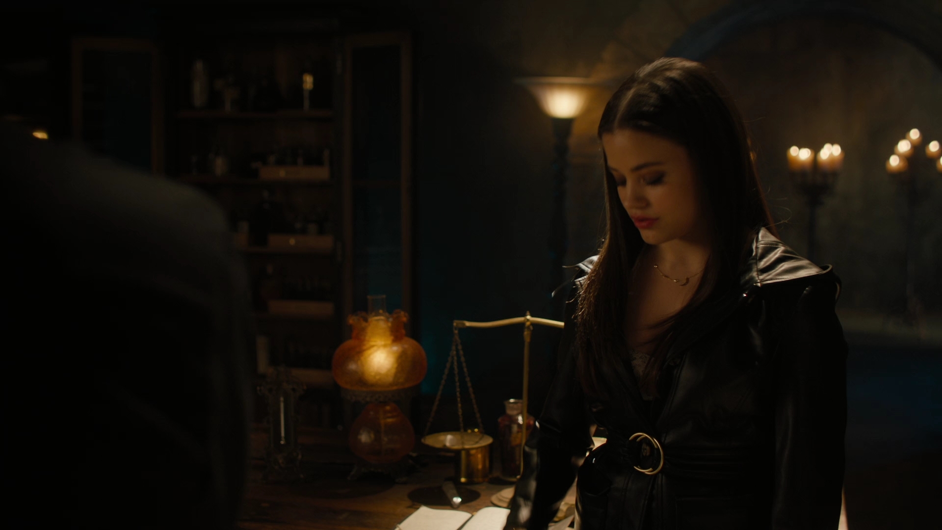 charmed-online-dot-nl_Charmed-2x07PastIsPresent0842.jpg