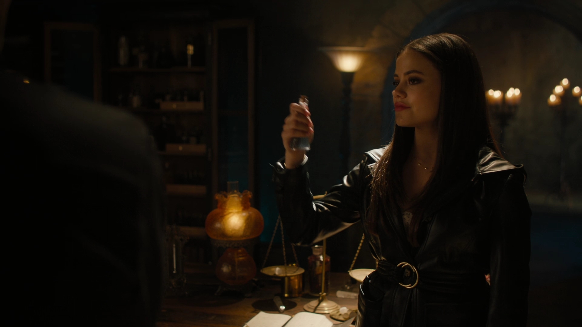 charmed-online-dot-nl_Charmed-2x07PastIsPresent0848.jpg