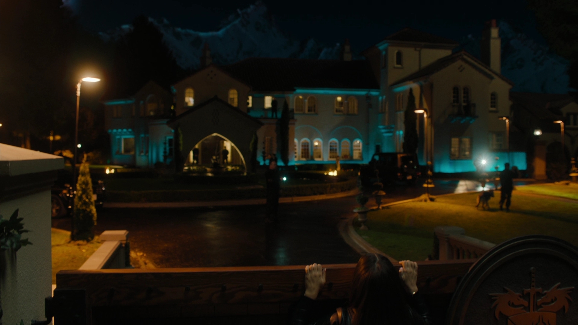 charmed-online-dot-nl_Charmed-2x07PastIsPresent0912.jpg