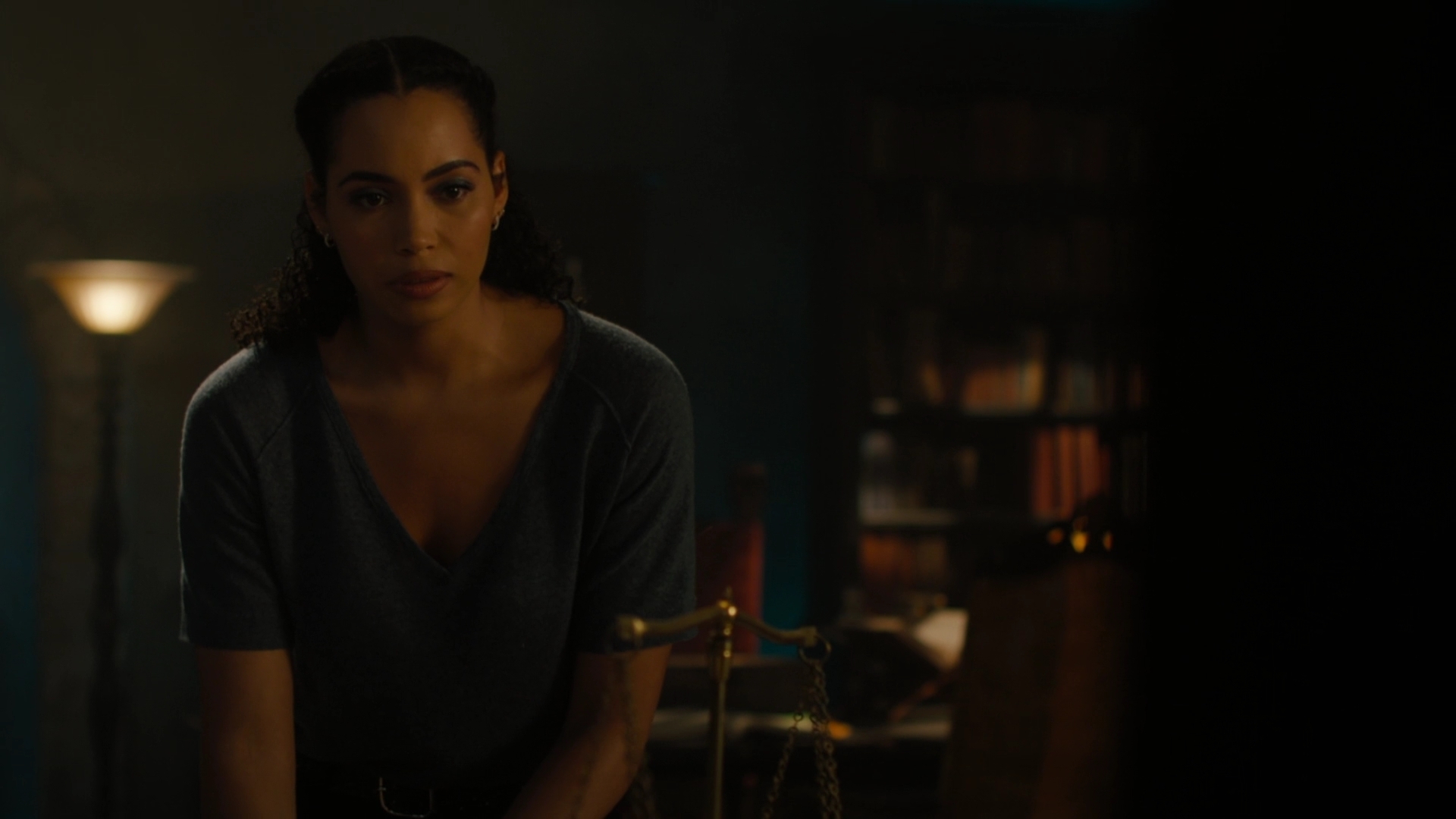 charmed-online-dot-nl_Charmed-2x07PastIsPresent1612.jpg