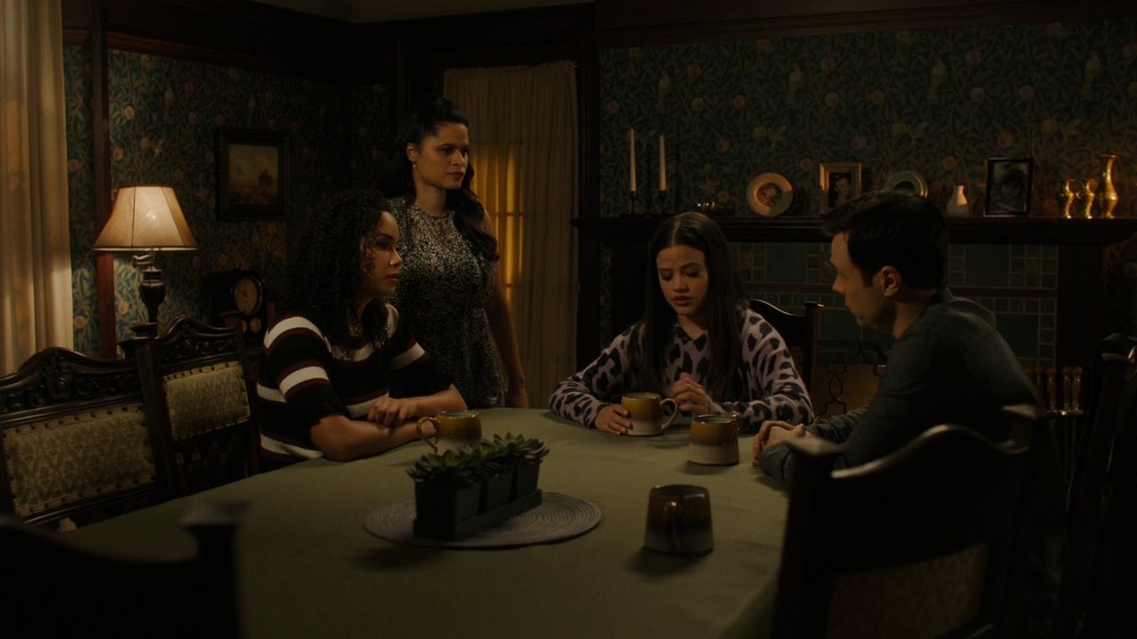Charmed-Online-dot-nl_Charmed2x08TheRulesOfEngagement0126.jpg
