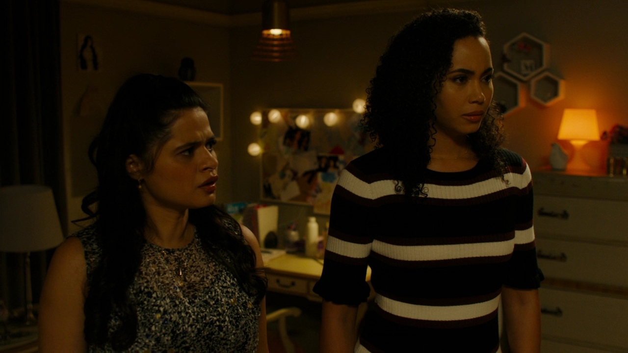 Charmed-Online-dot-nl_Charmed2x08TheRulesOfEngagement0215.jpg
