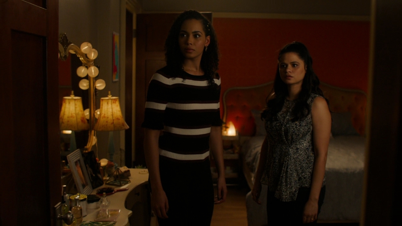 Charmed-Online-dot-nl_Charmed2x08TheRulesOfEngagement0272.jpg