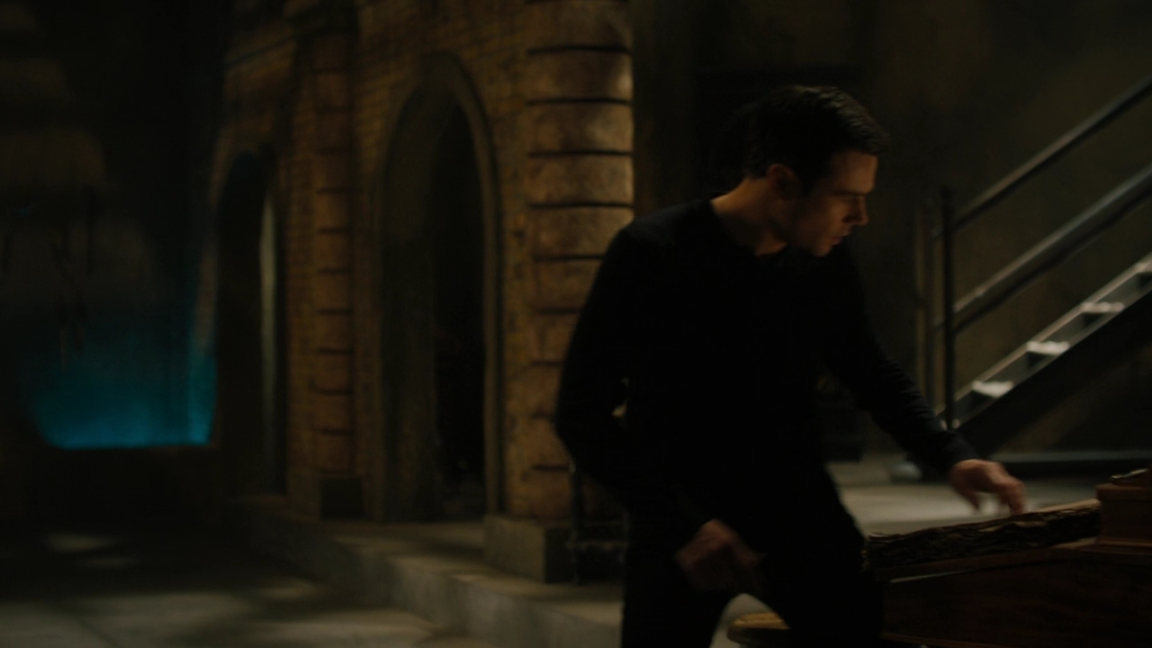 Charmed-Online-dot-nl_Charmed2x08TheRulesOfEngagement0473.jpg