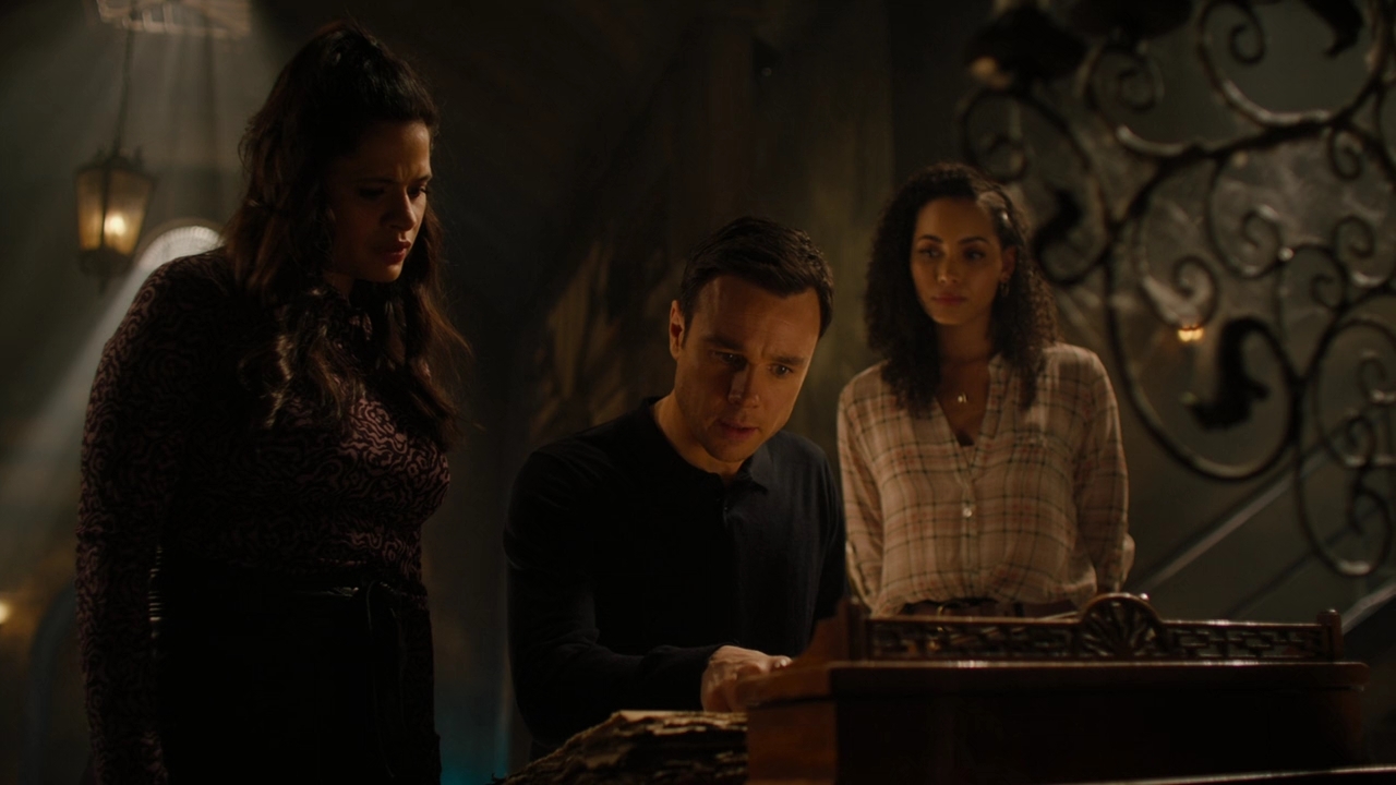 Charmed-Online-dot-nl_Charmed2x08TheRulesOfEngagement0618.jpg