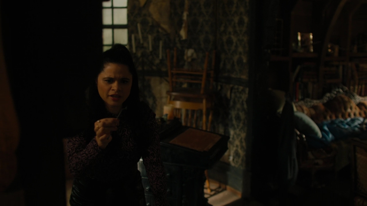 Charmed-Online-dot-nl_Charmed2x08TheRulesOfEngagement0687.jpg