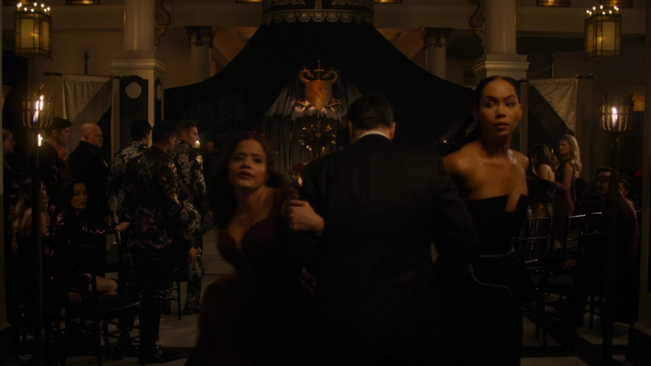 Charmed-Online-dot-nl_Charmed2x08TheRulesOfEngagement1804.jpg