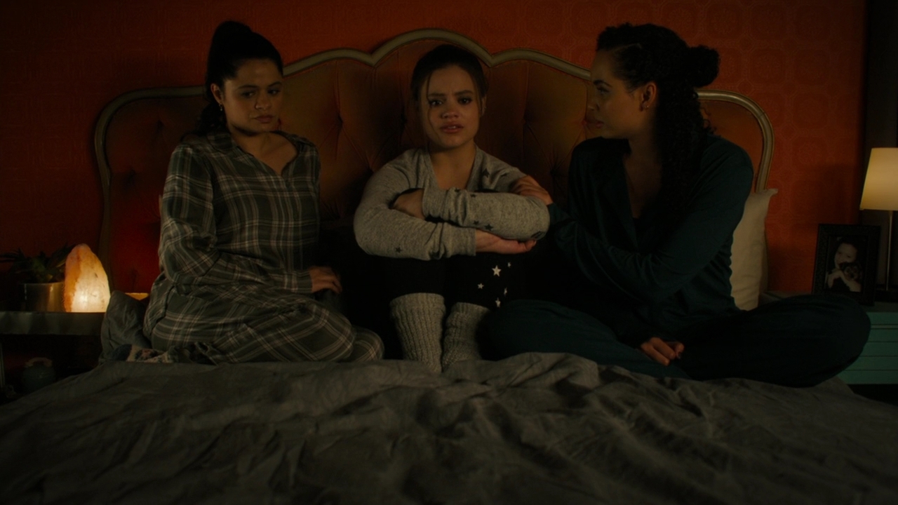 Charmed-Online-dot-nl_Charmed2x08TheRulesOfEngagement2188.jpg