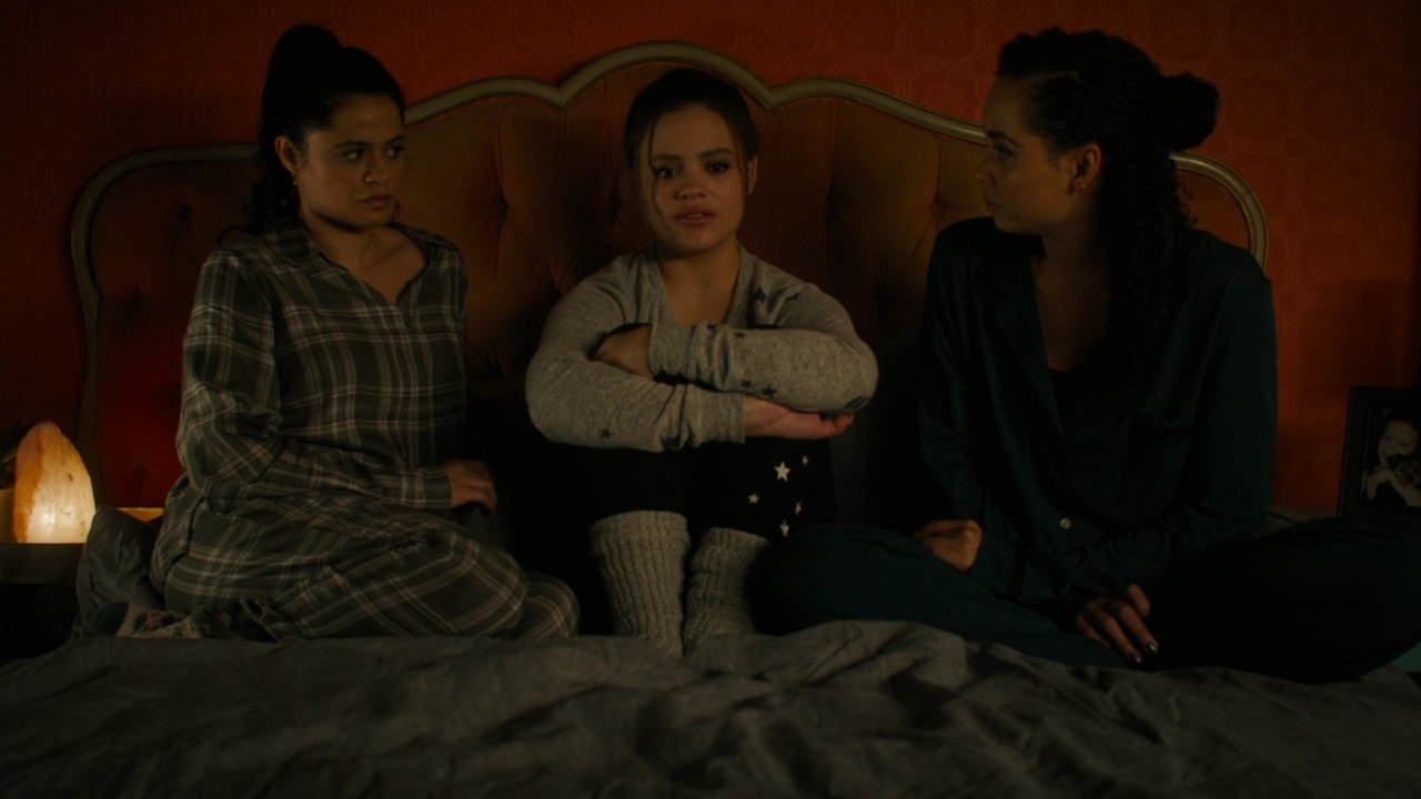 Charmed-Online-dot-nl_Charmed2x08TheRulesOfEngagement2198.jpg