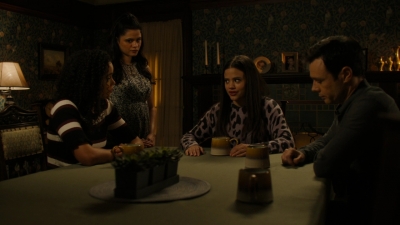 Charmed-Online-dot-nl_Charmed2x08TheRulesOfEngagement0150.jpg