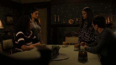 Charmed-Online-dot-nl_Charmed2x08TheRulesOfEngagement0164.jpg