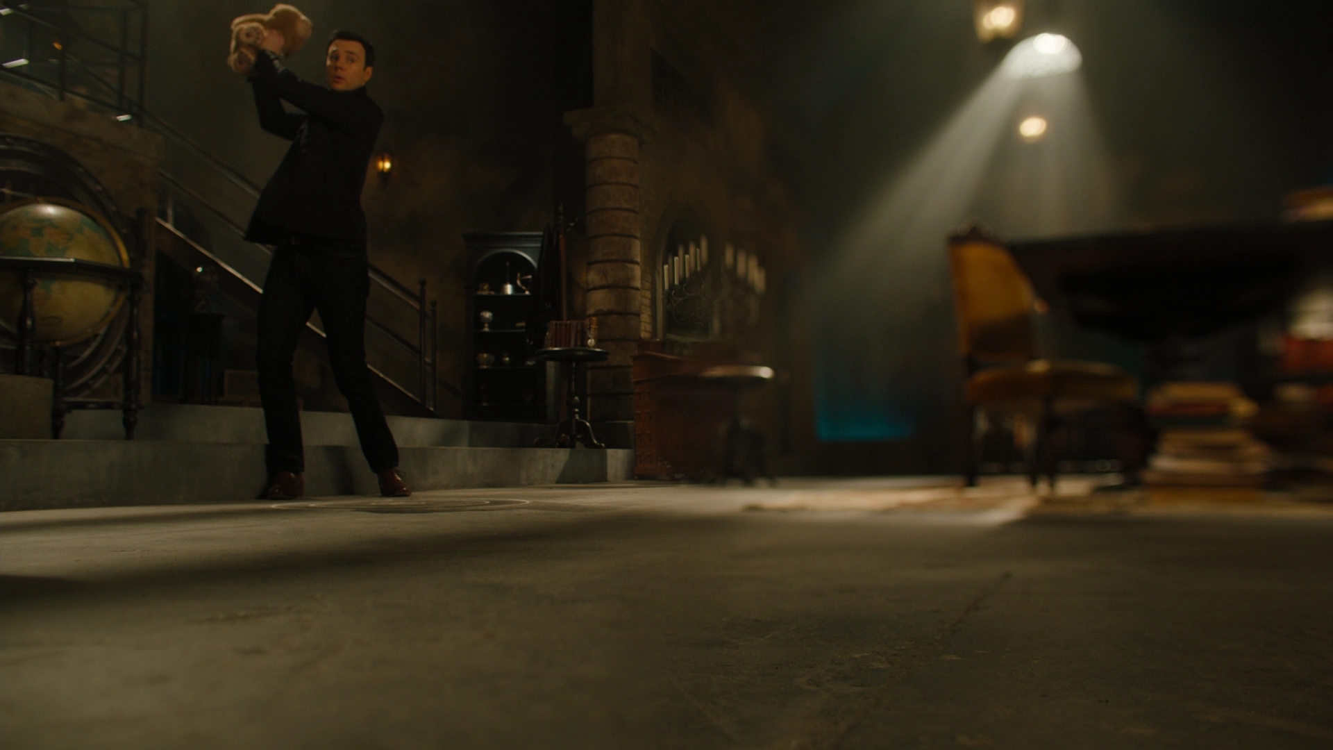 Charmed-Online-dot-nl_Charmed2x09GeussWhosComingToSafeSpaceSeattlle0230.jpg