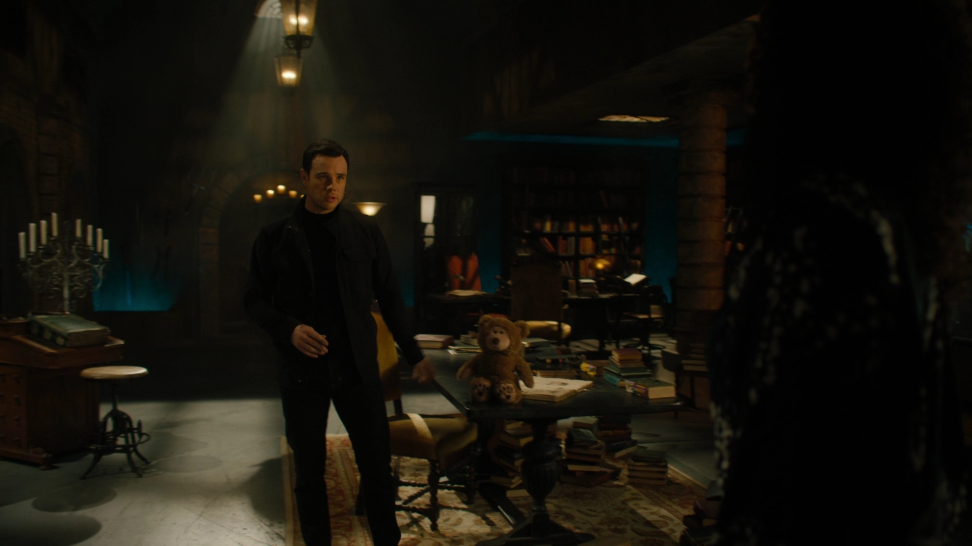 Charmed-Online-dot-nl_Charmed2x09GeussWhosComingToSafeSpaceSeattlle0240.jpg