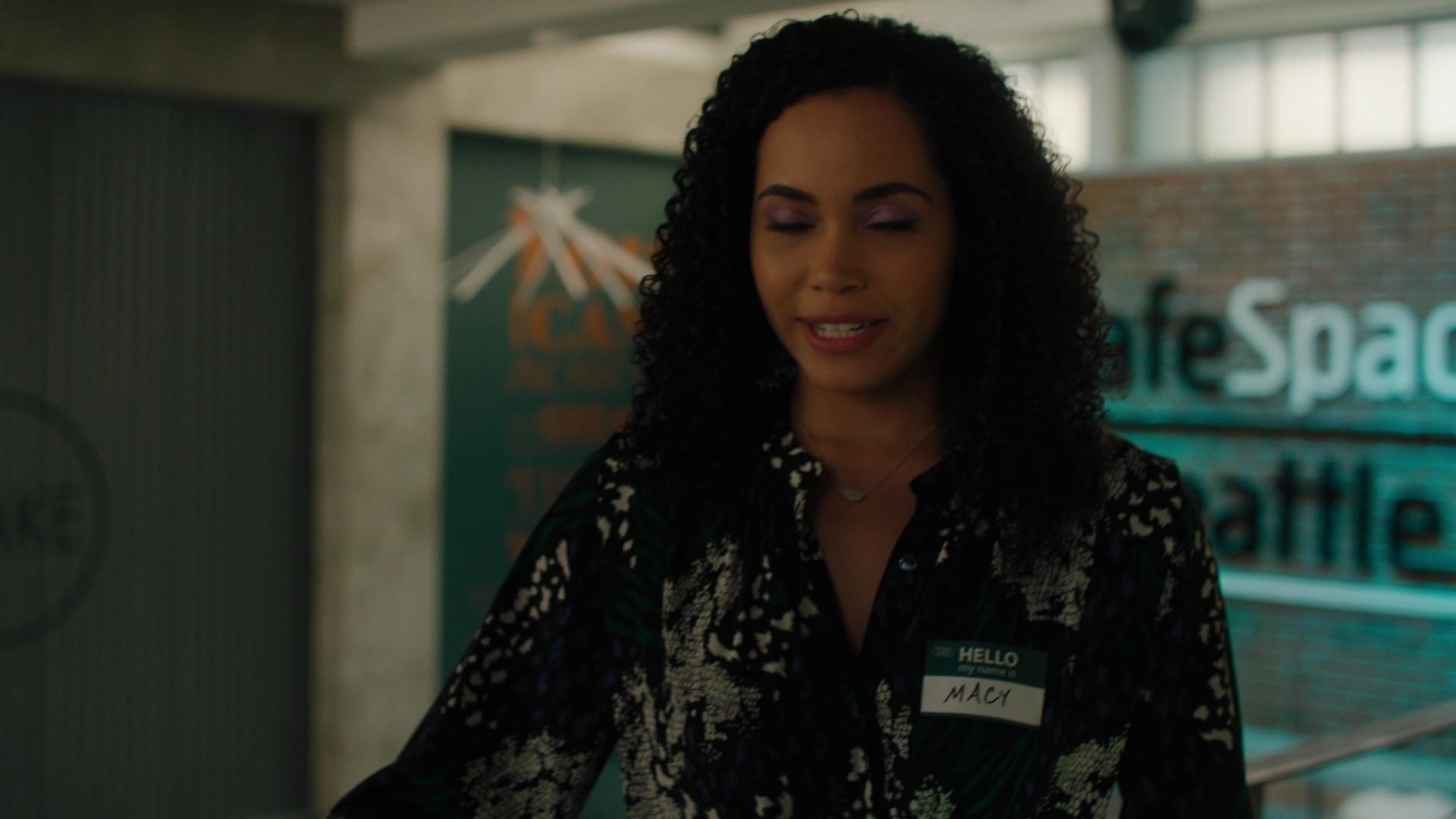 Charmed-Online-dot-nl_Charmed2x09GeussWhosComingToSafeSpaceSeattlle0320.jpg