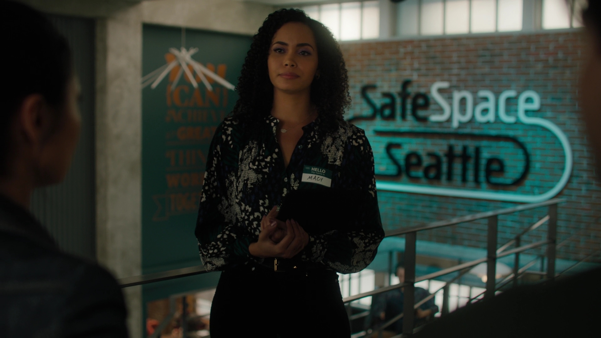 Charmed-Online-dot-nl_Charmed2x09GeussWhosComingToSafeSpaceSeattlle0335.jpg Charmed-Online-dot-nl_Charmed2x09GeussWhosComingToSafeSpaceSeattlle0335.jpg