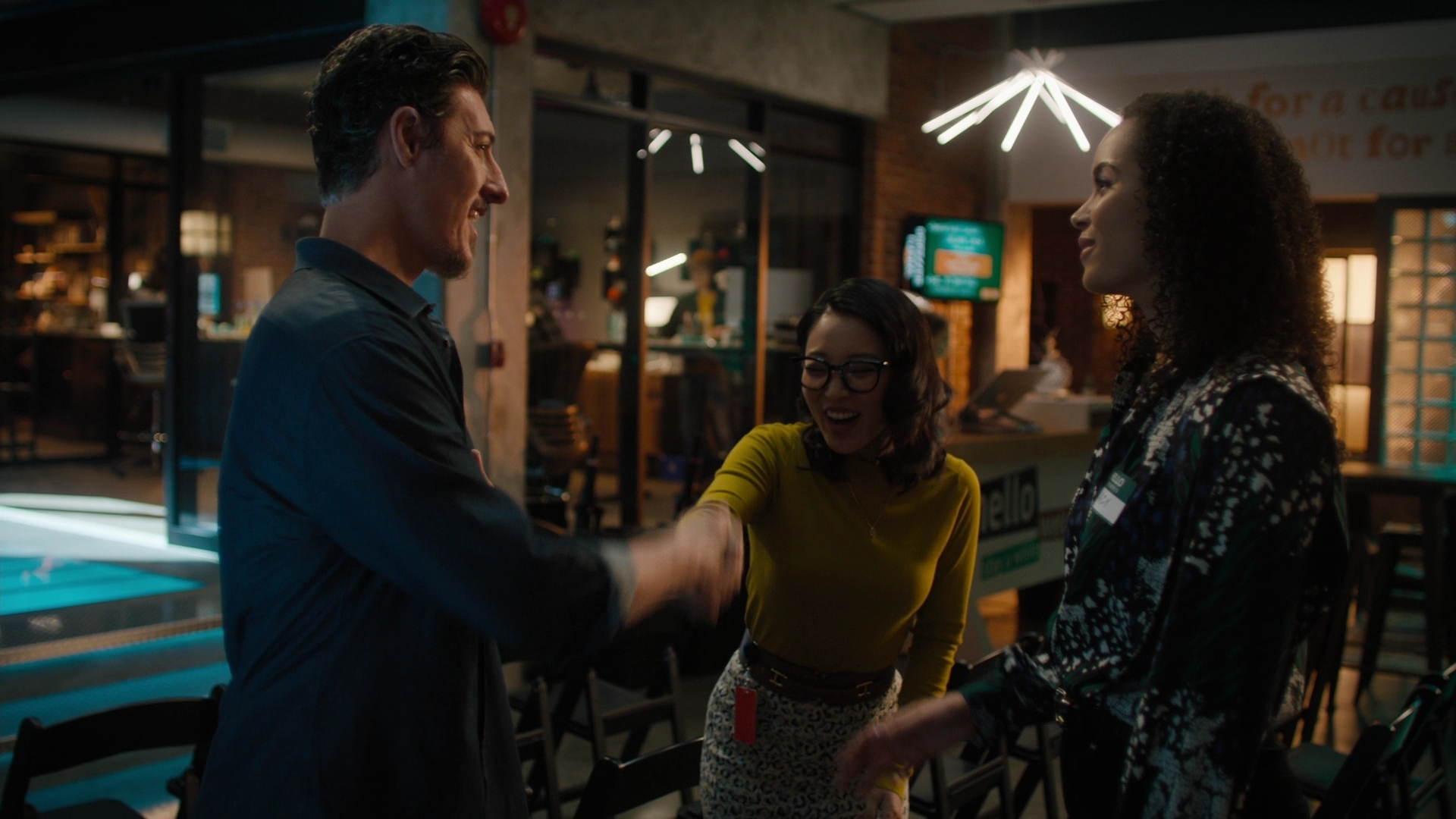 Charmed-Online-dot-nl_Charmed2x09GeussWhosComingToSafeSpaceSeattlle0506.jpg Charmed-Online-dot-nl_Charmed2x09GeussWhosComingToSafeSpaceSeattlle0506.jpg