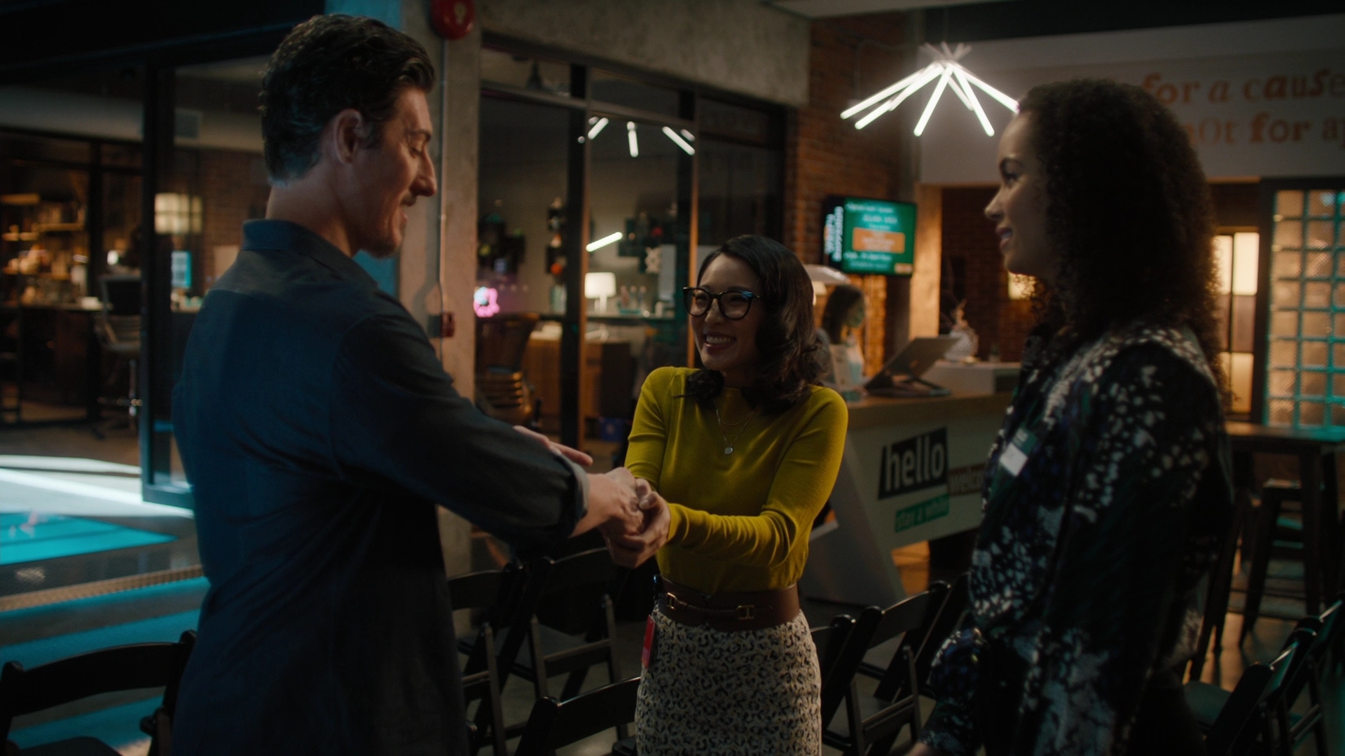 Charmed-Online-dot-nl_Charmed2x09GeussWhosComingToSafeSpaceSeattlle0510.jpg