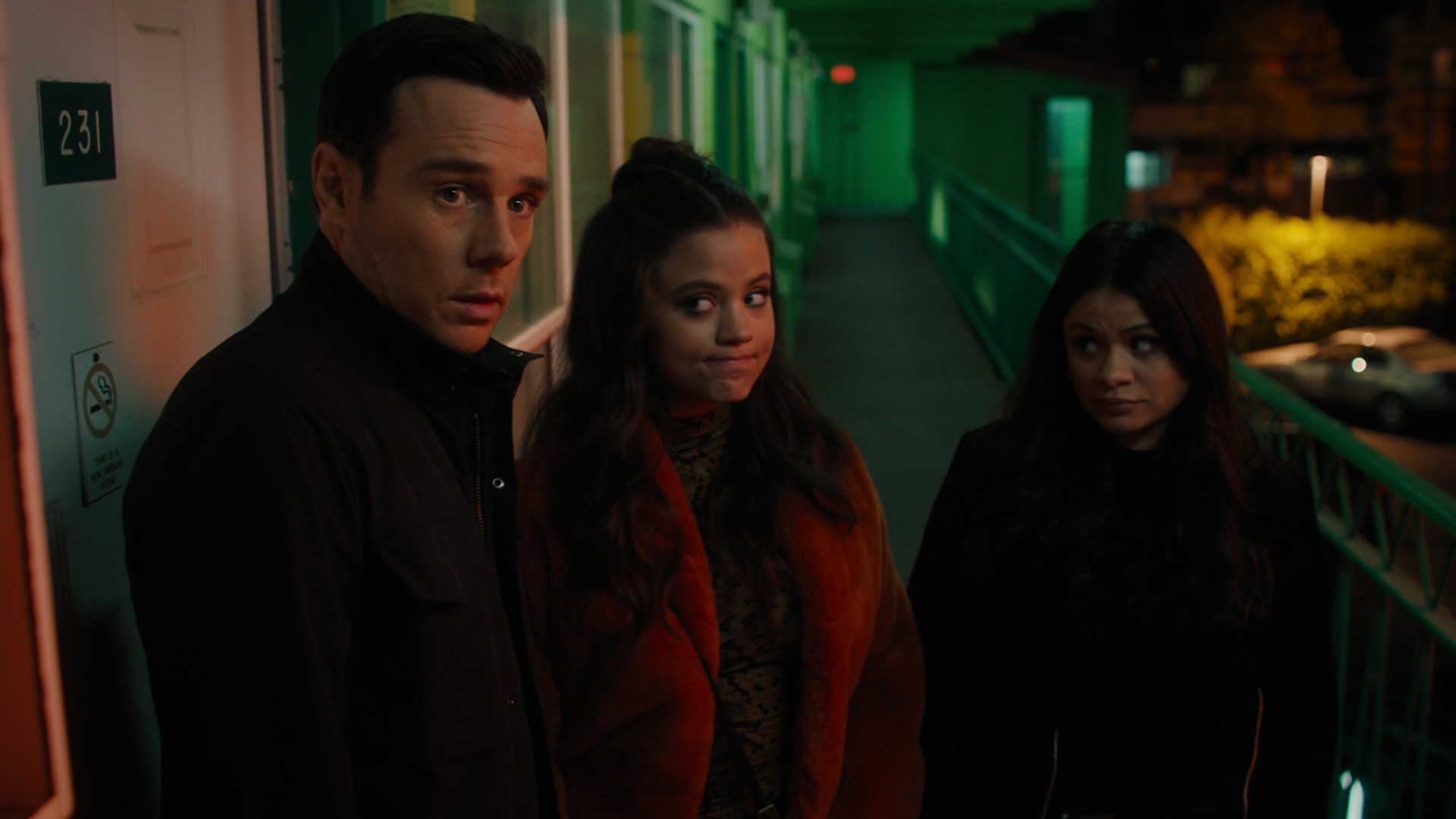 Charmed-Online-dot-nl_Charmed2x09GeussWhosComingToSafeSpaceSeattlle0562.jpg