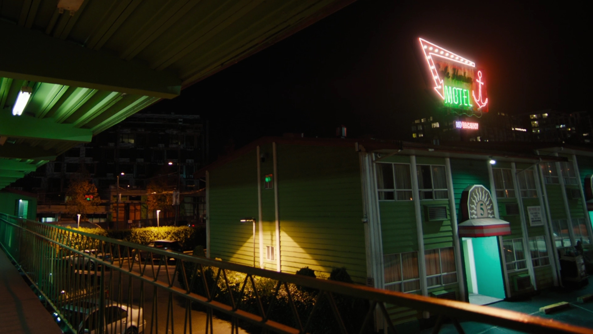 Charmed-Online-dot-nl_Charmed2x09GeussWhosComingToSafeSpaceSeattlle0646.jpg Charmed-Online-dot-nl_Charmed2x09GeussWhosComingToSafeSpaceSeattlle0646.jpg