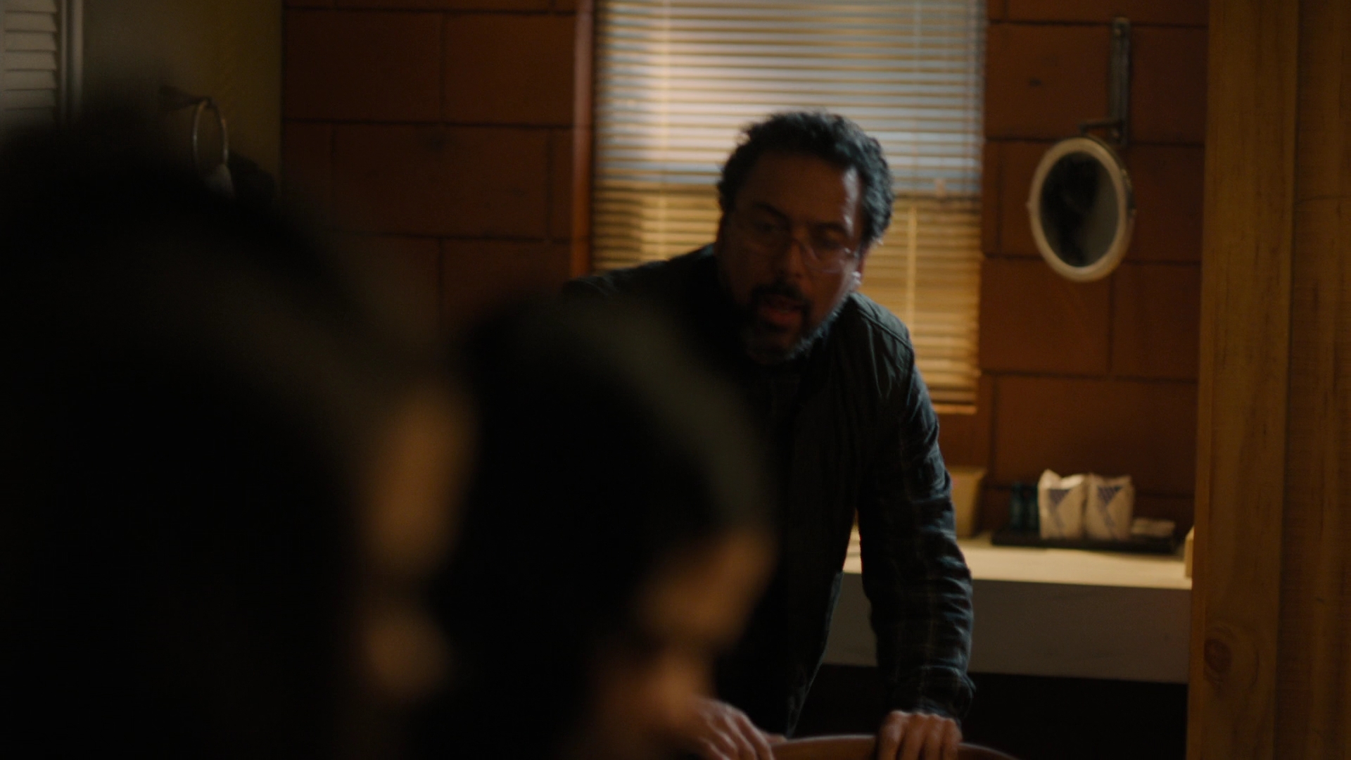 Charmed-Online-dot-nl_Charmed2x09GeussWhosComingToSafeSpaceSeattlle0706.jpg