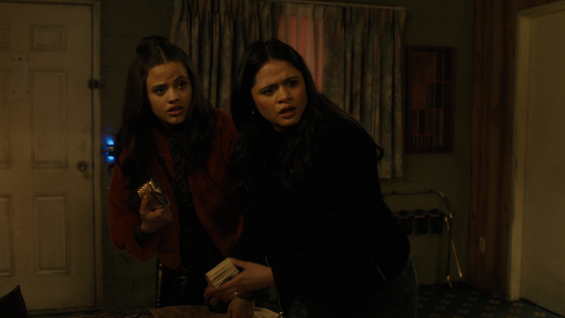Charmed-Online-dot-nl_Charmed2x09GeussWhosComingToSafeSpaceSeattlle0713.jpg