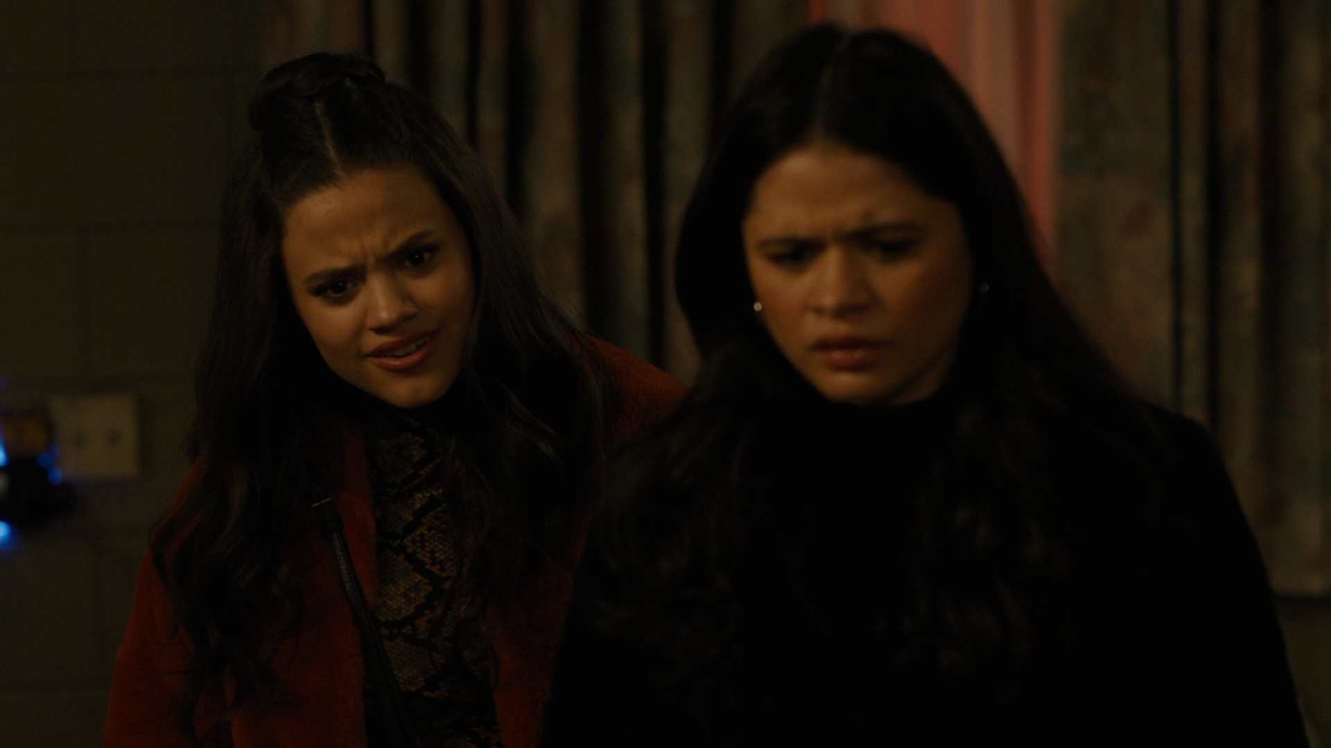 Charmed-Online-dot-nl_Charmed2x09GeussWhosComingToSafeSpaceSeattlle0749.jpg Charmed-Online-dot-nl_Charmed2x09GeussWhosComingToSafeSpaceSeattlle0749.jpg