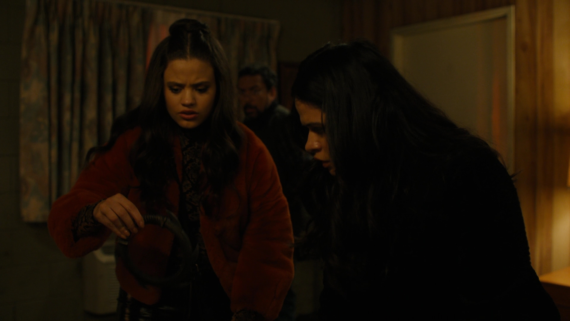 Charmed-Online-dot-nl_Charmed2x09GeussWhosComingToSafeSpaceSeattlle0788.jpg Charmed-Online-dot-nl_Charmed2x09GeussWhosComingToSafeSpaceSeattlle0788.jpg