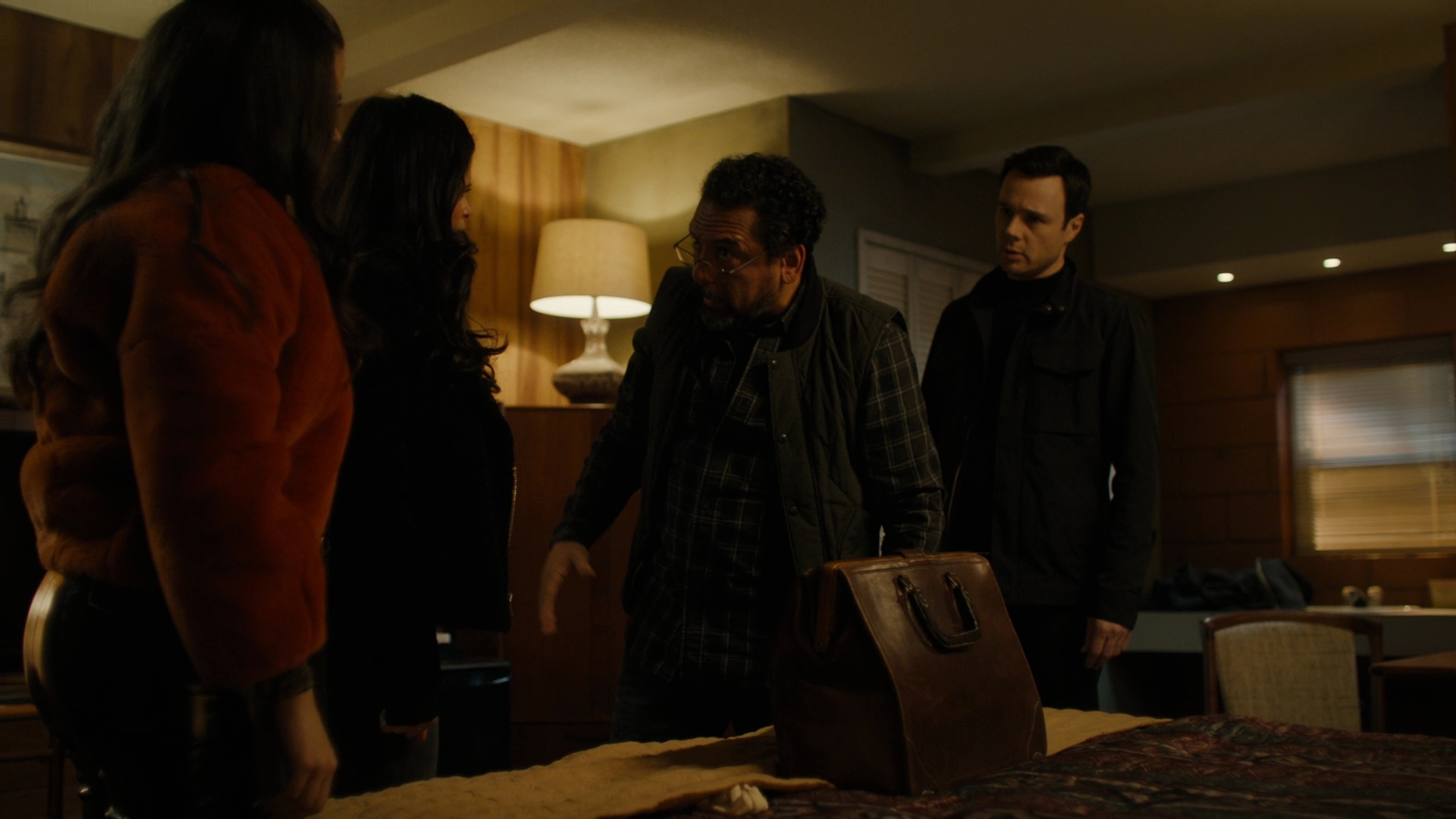 Charmed-Online-dot-nl_Charmed2x09GeussWhosComingToSafeSpaceSeattlle0837.jpg