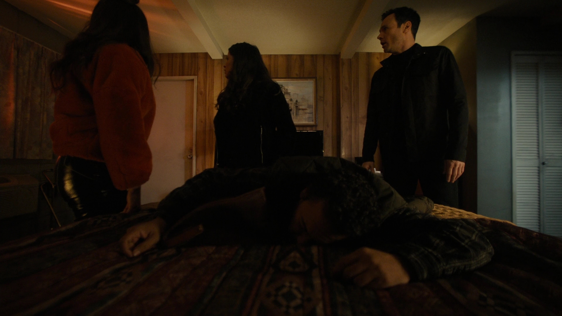 Charmed-Online-dot-nl_Charmed2x09GeussWhosComingToSafeSpaceSeattlle0850.jpg