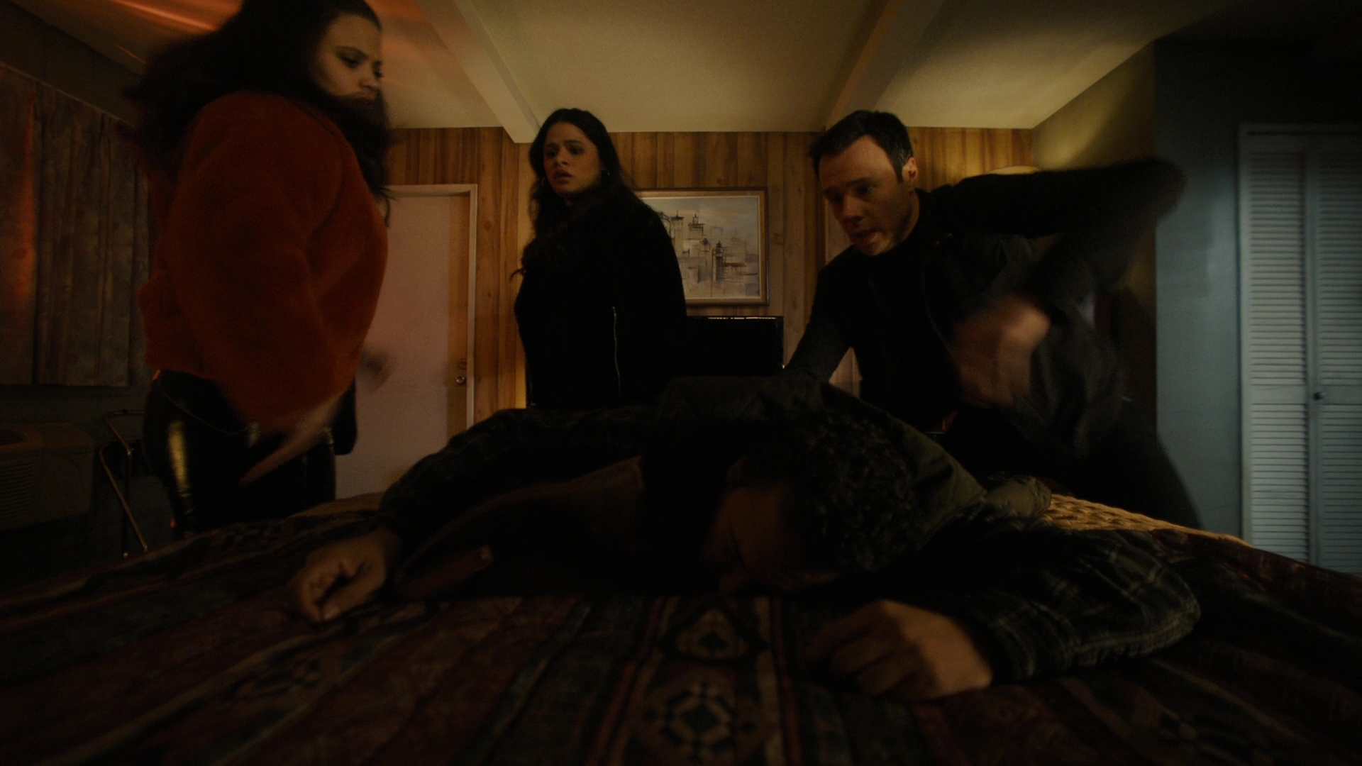 Charmed-Online-dot-nl_Charmed2x09GeussWhosComingToSafeSpaceSeattlle0851.jpg