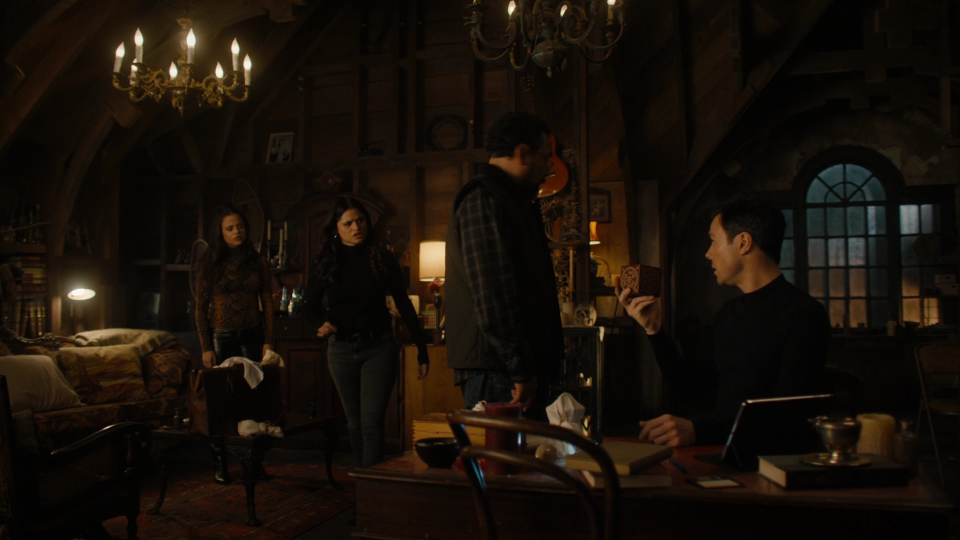 Charmed-Online-dot-nl_Charmed2x09GeussWhosComingToSafeSpaceSeattlle1487.jpg Charmed-Online-dot-nl_Charmed2x09GeussWhosComingToSafeSpaceSeattlle1487.jpg