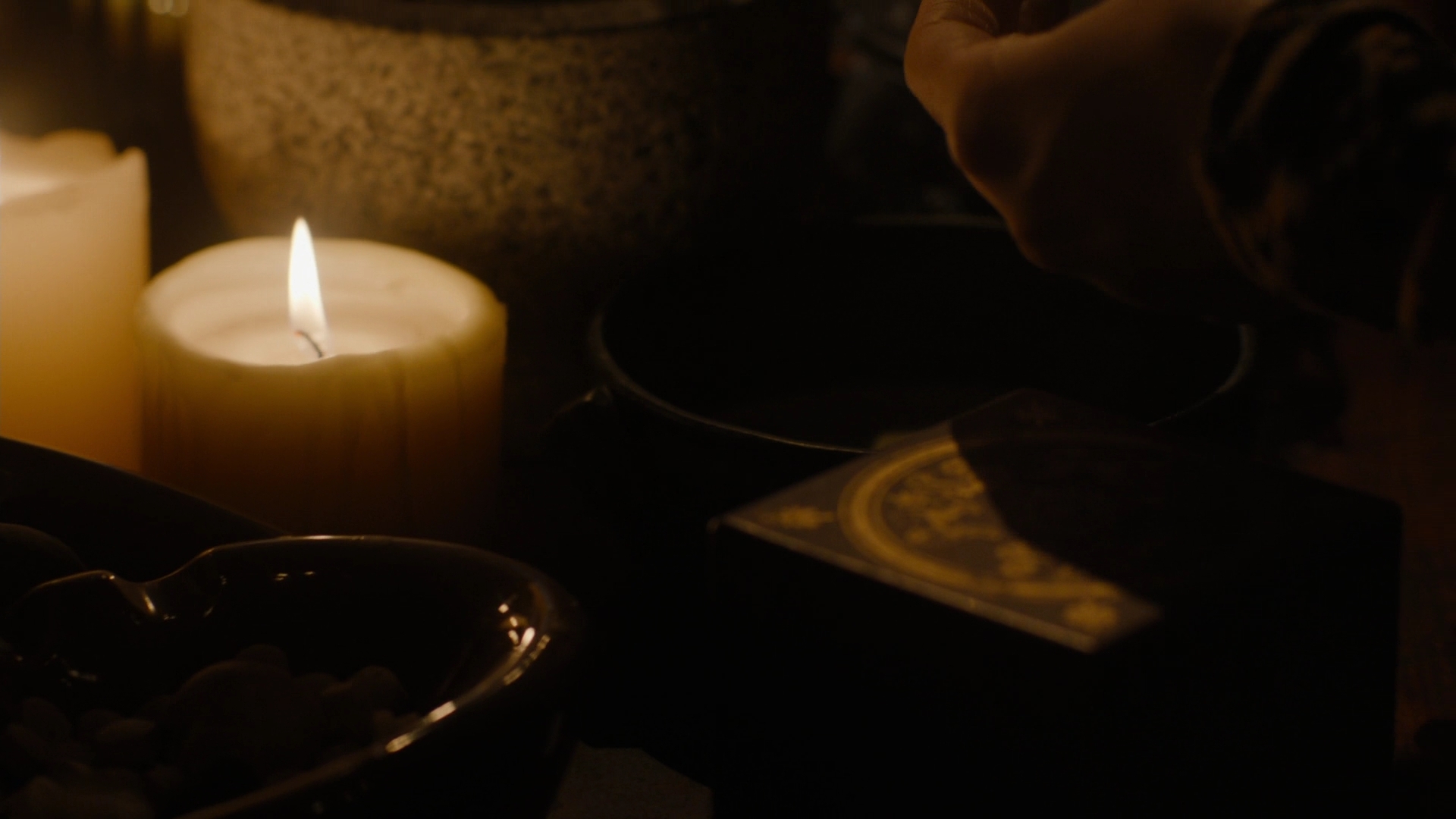 Charmed-Online-dot-nl_Charmed2x09GeussWhosComingToSafeSpaceSeattlle1492.jpg