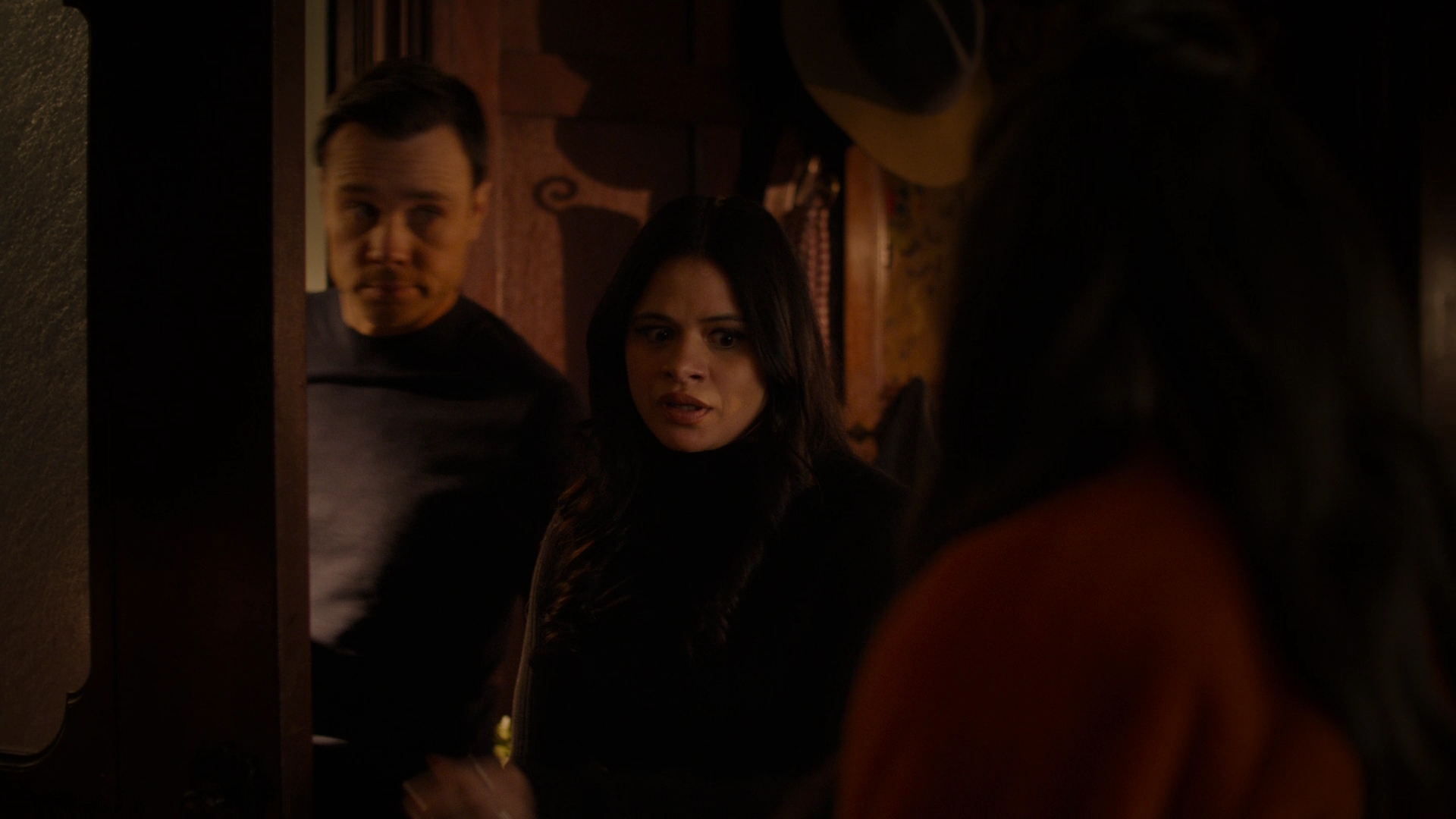 Charmed-Online-dot-nl_Charmed2x09GeussWhosComingToSafeSpaceSeattlle1721.jpg