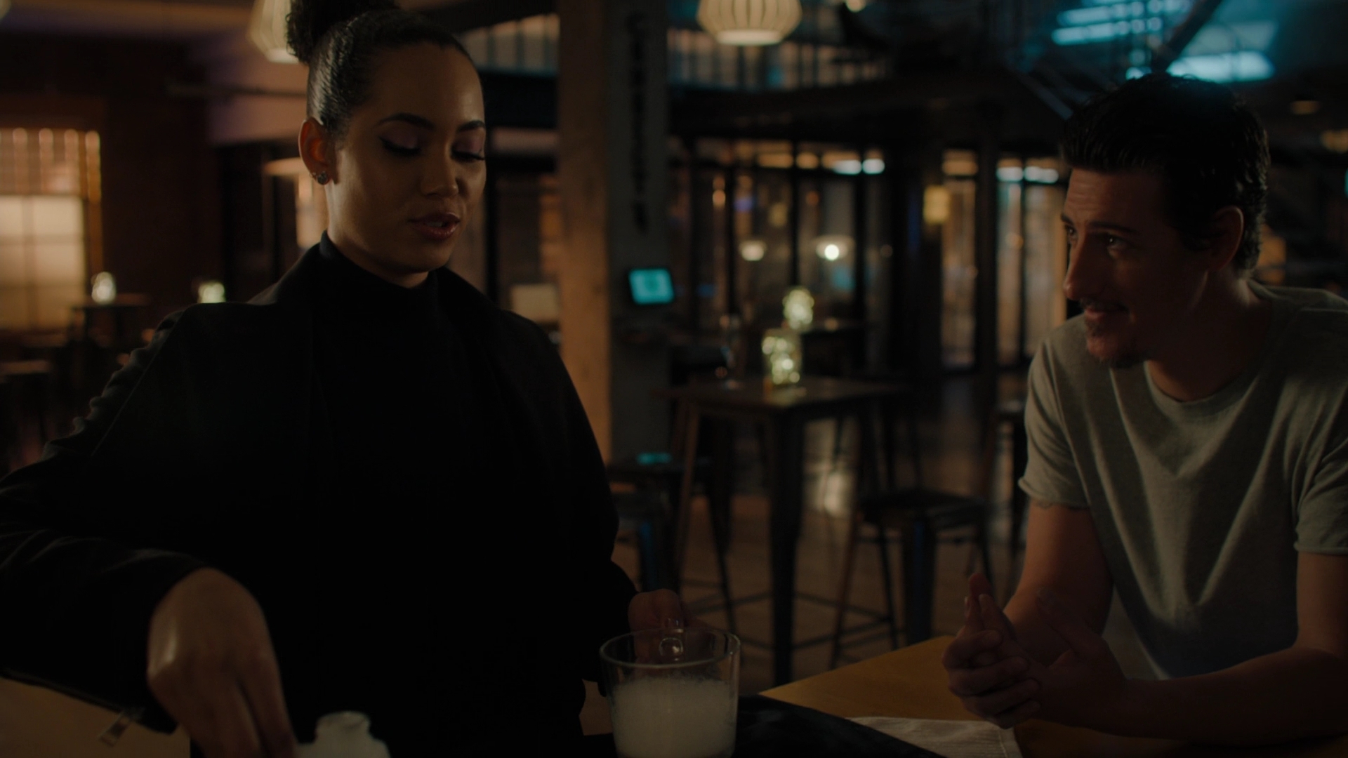 Charmed-Online-dot-nl_Charmed2x09GeussWhosComingToSafeSpaceSeattlle2038.jpg