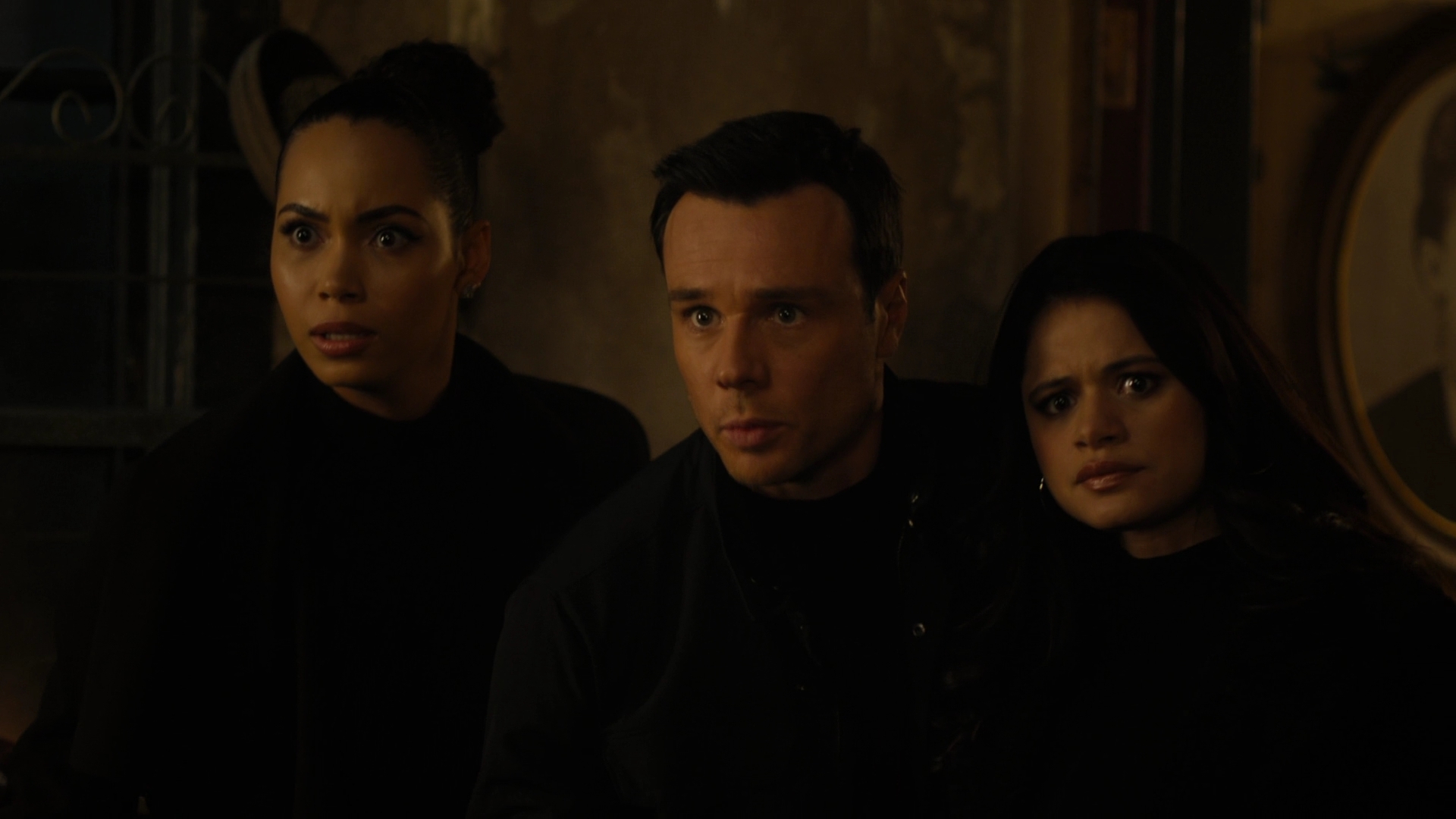 Charmed-Online-dot-nl_Charmed2x09GeussWhosComingToSafeSpaceSeattlle2211.jpg