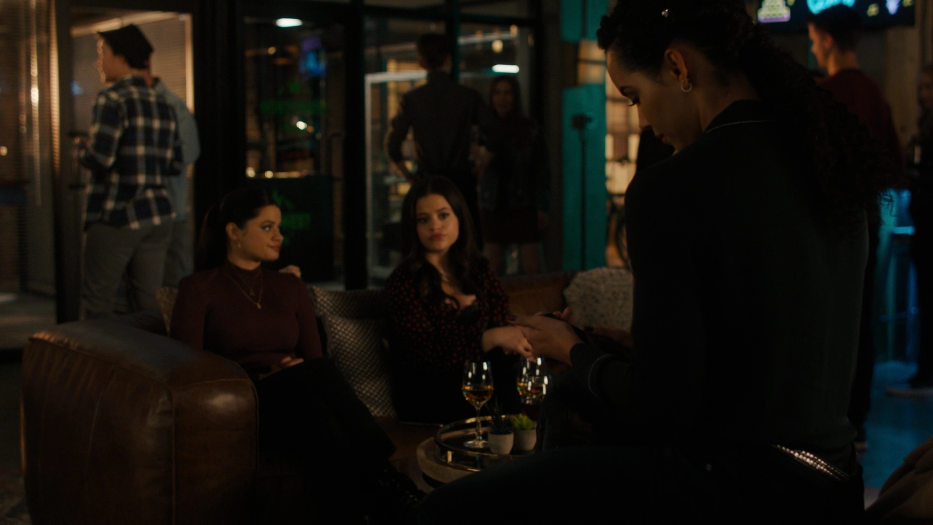 Charmed-Online-dot-nl_Charmed2x10CurseWords0044.jpg