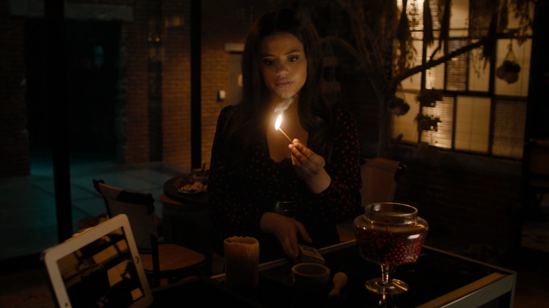 Charmed-Online-dot-nl_Charmed2x10CurseWords0708.jpg