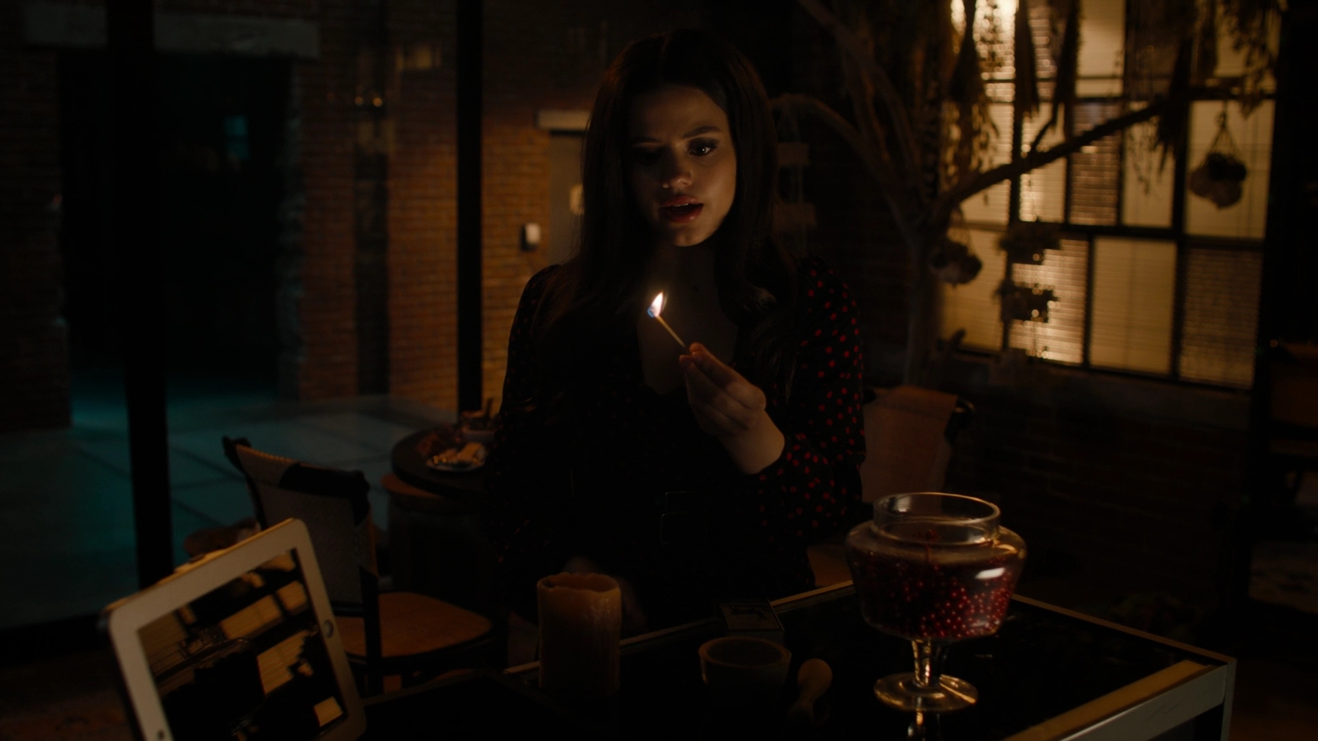 Charmed-Online-dot-nl_Charmed2x10CurseWords0709.jpg