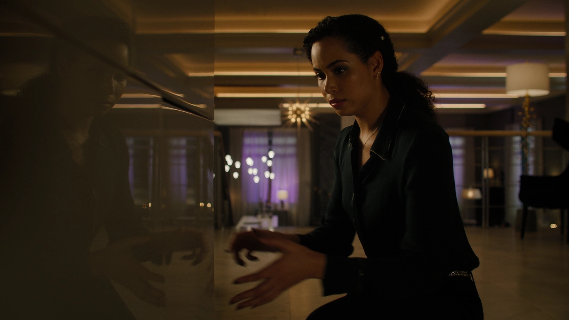 Charmed-Online-dot-nl_Charmed2x10CurseWords0928.jpg
